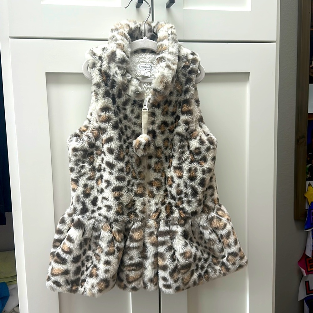 Mud Pie Faux Fur Vest- GUC- size 4T/5T